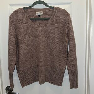 Universal Threads Small Woven Sweater Tan Women's V-Neck Long Sleeve. EUC!